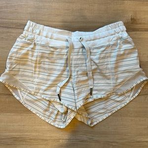 Lululemon short with back pocket and drawstring